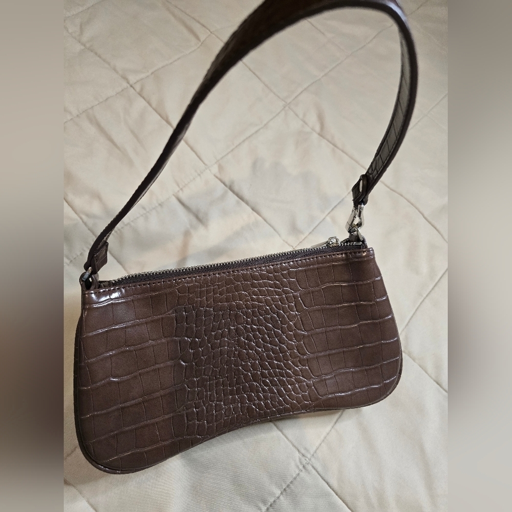 Elegant JWPEI Brown Crocodile-Embossed Shoulder Bag - Picture 2 of 6